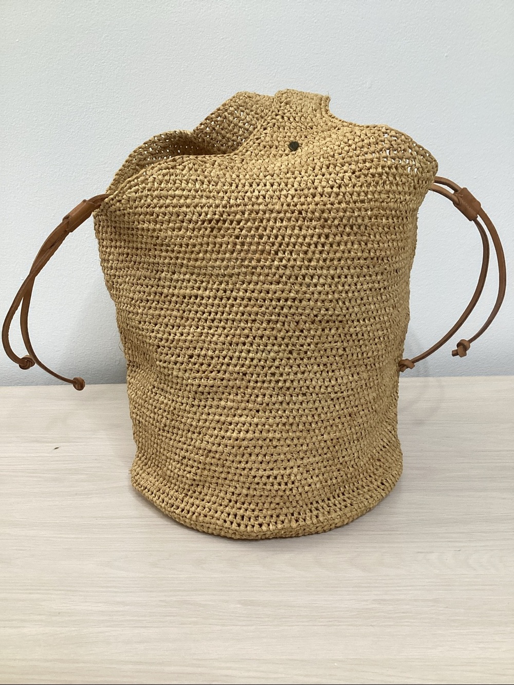 Helen Kaminski, Australia Bucket Tote Bag 100% Raffia - Picture 3 of 6